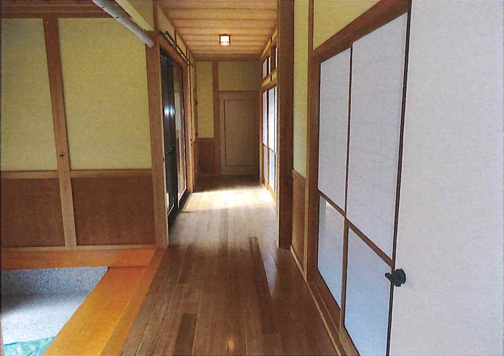 Long corridor traditionnel Engawa (Vue Ouest)