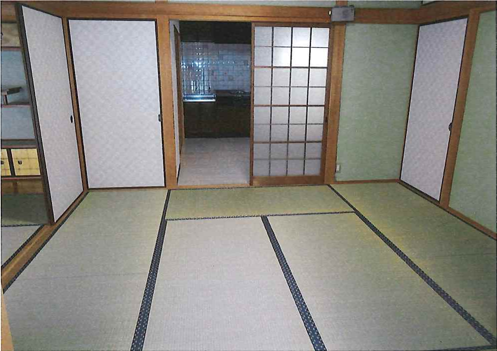 Liaison entre chambre japonaise et cuisine