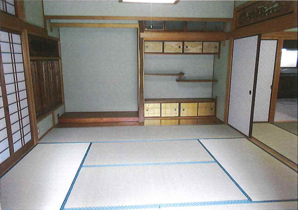 Détails artisanaux du Tokonoma et des tablettes